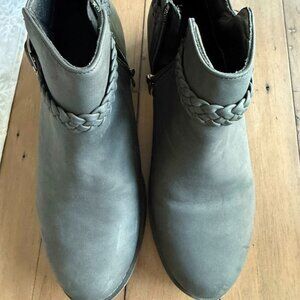 Veittes Women's Ankle Boots- Size 10, color black